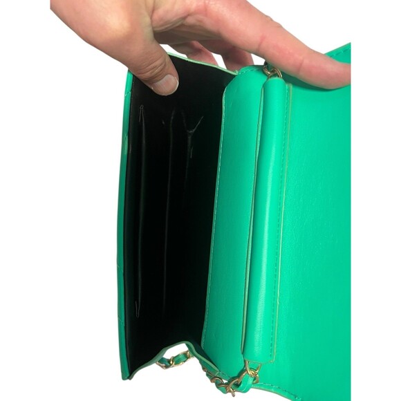 Vintage Mint Green Quilted Vinyl Shoulder Bag Gold Chain Strap - Picture 6 of 6